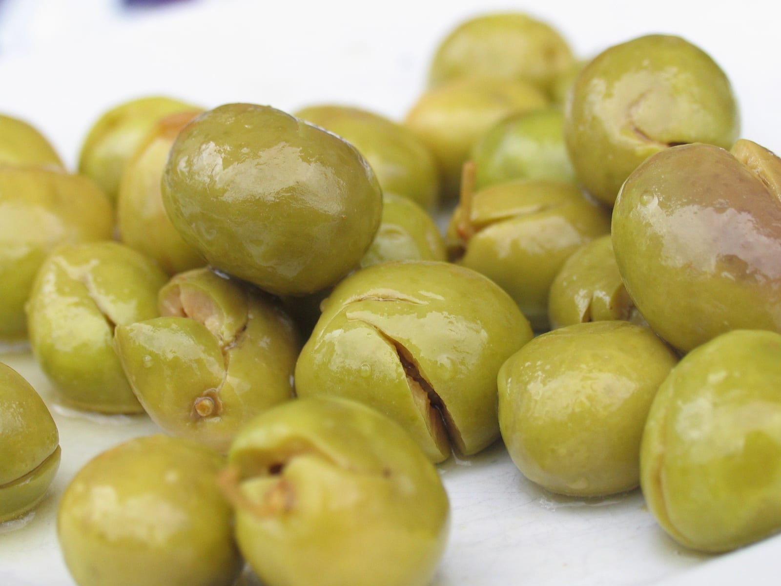 Cómo aliñar aceitunas caseras sin que amarguen
