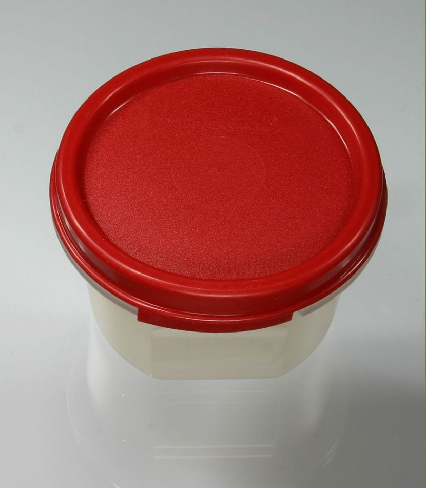 Tupperware de plástico