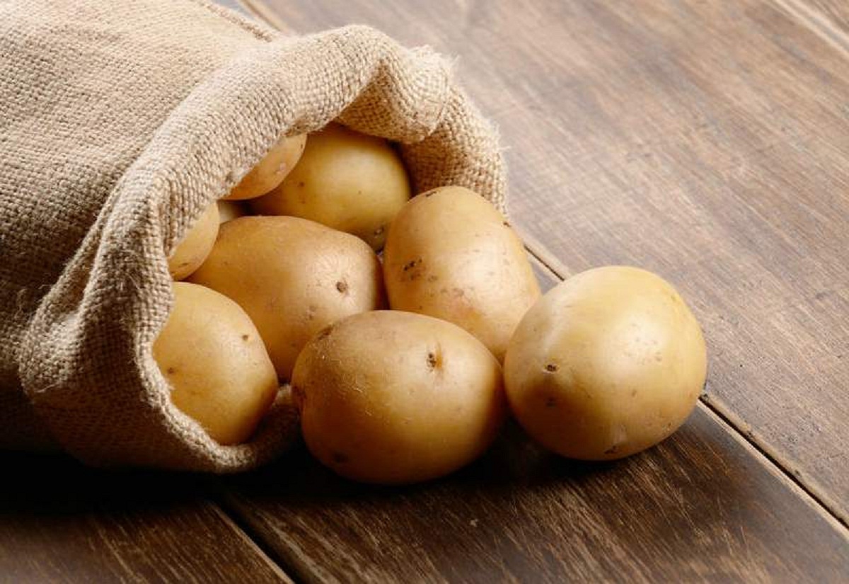 saco con varias patatas