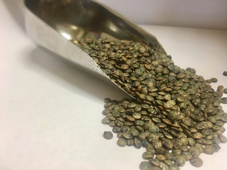 Lentejas verdinas de grano verde amarillento
