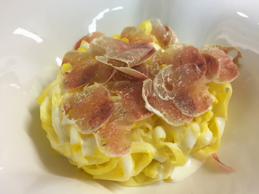 plato con trufa blanca