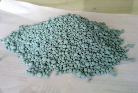 Gránulos de fertilizante mineral