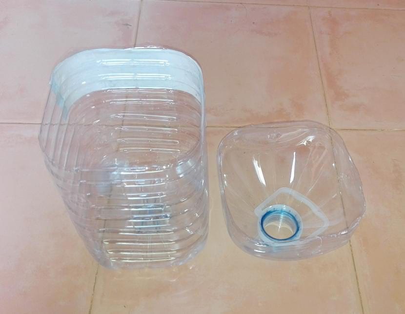 Botella cortada