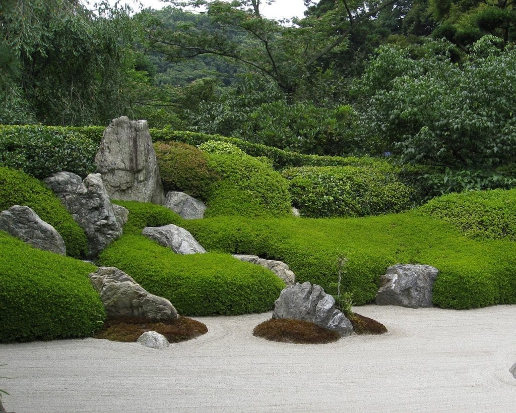 Cómo decorar un jardín con piedras?
