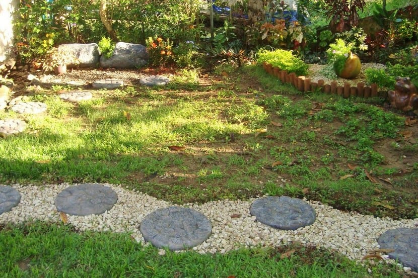 Sendero jardín
