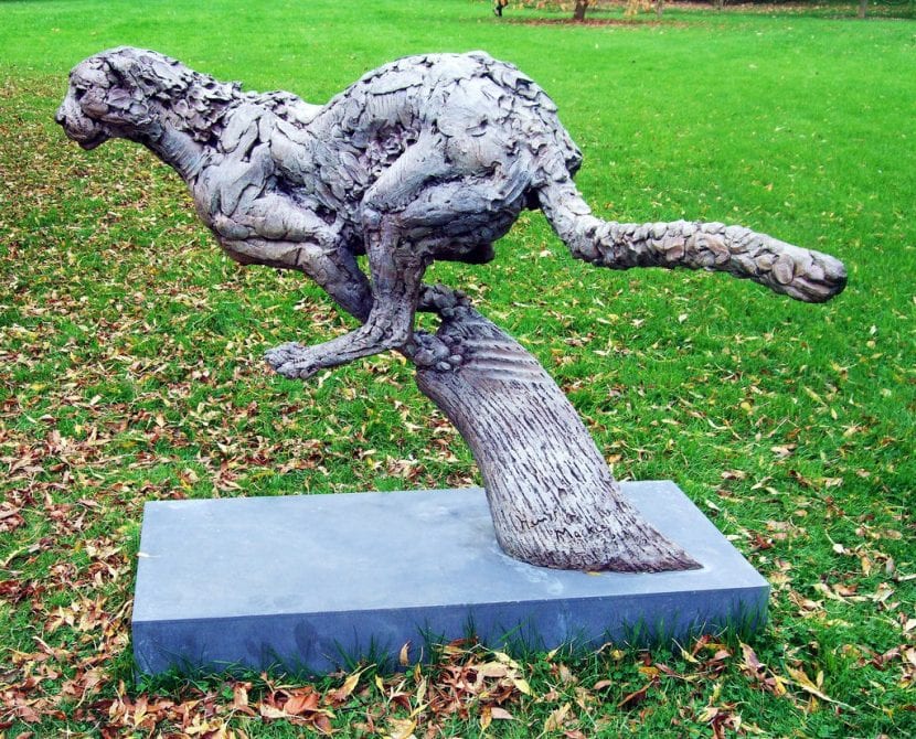 Una estatua de guepardo del Kew Gardens