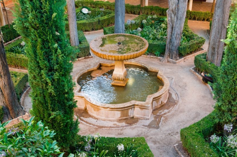 Fuente en un patio