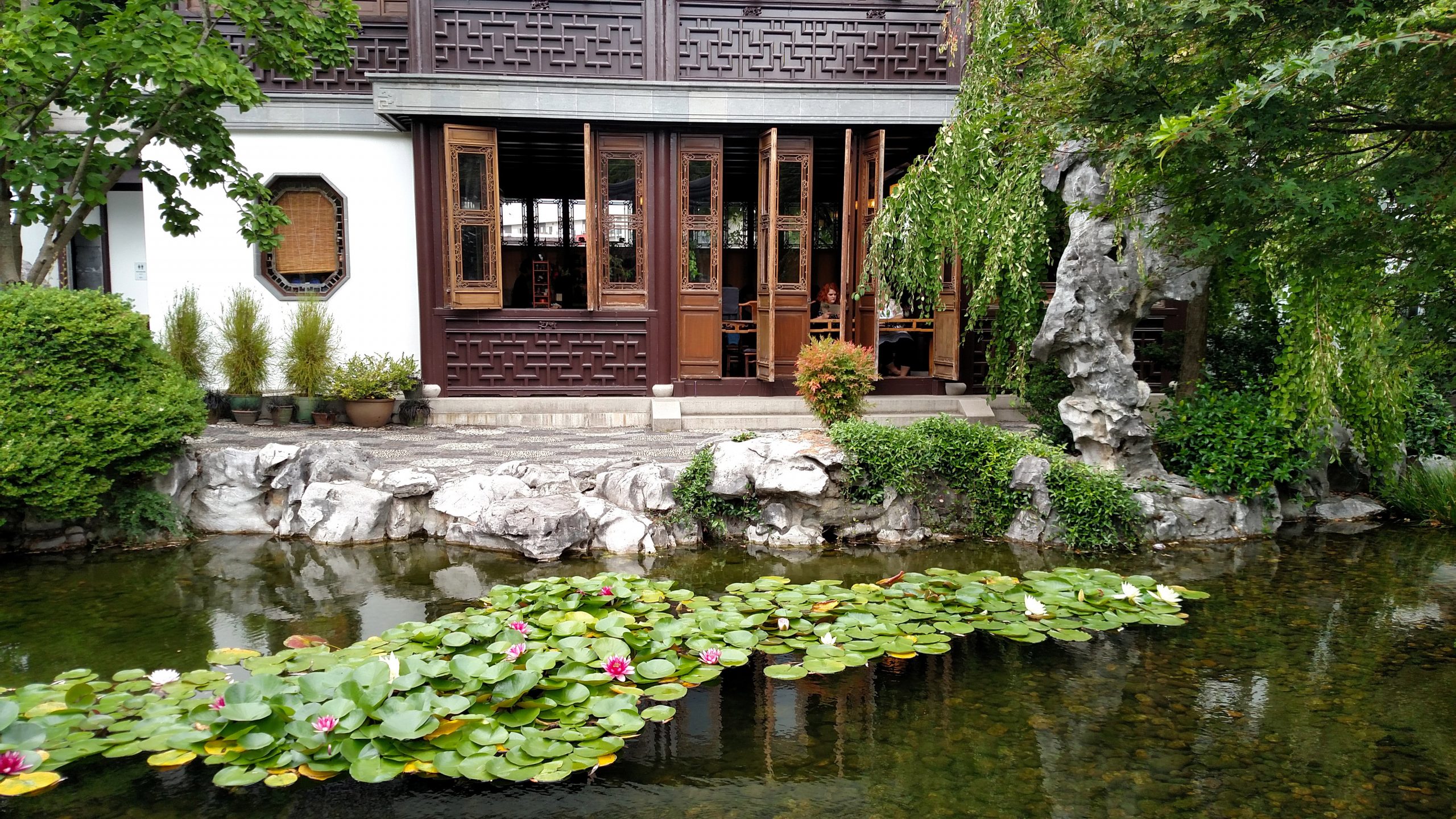 El jardín japonés es uno de los más bonitos