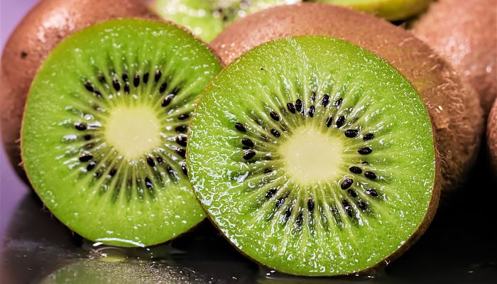 propiedades y beneficios del kiwi