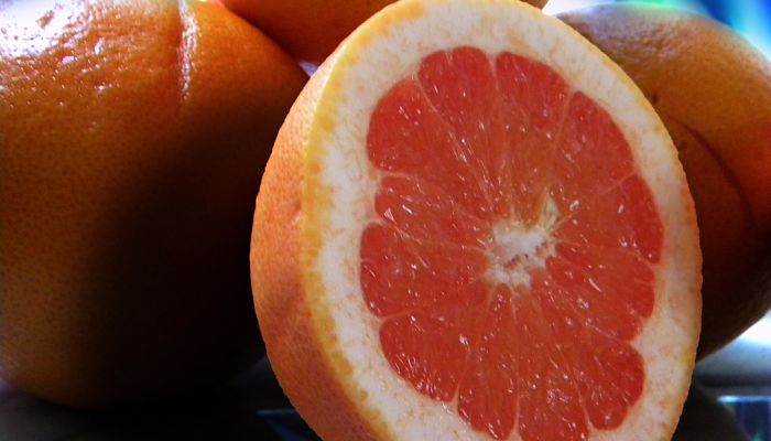 propiedades y beneficios del pomelo
